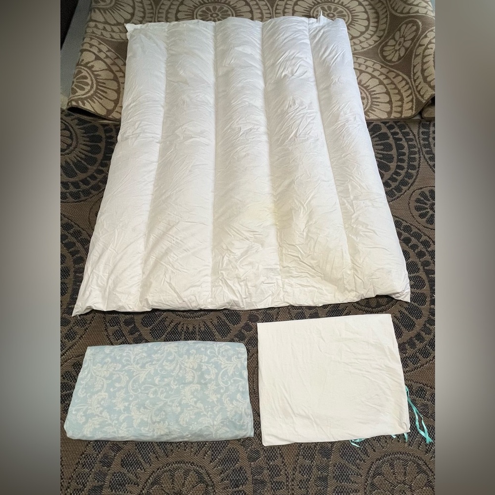 Luxurious Goose Feather Down Queen White Comforter Includes cover/xtra duvet